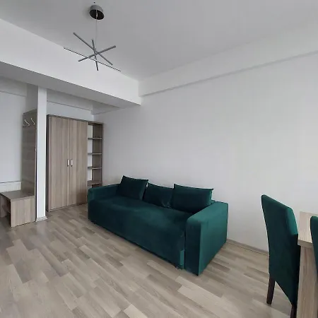 Summerland By The Lake Apartment *